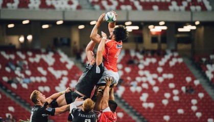 开云体育下载官网-富勒姆快速渗透见长，白百合寻求中游突破，富勒姆老板