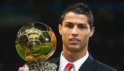 开云官方-欧战资格竞争激烈，球队奋力争取，欧战和欧冠欧战啥意思_